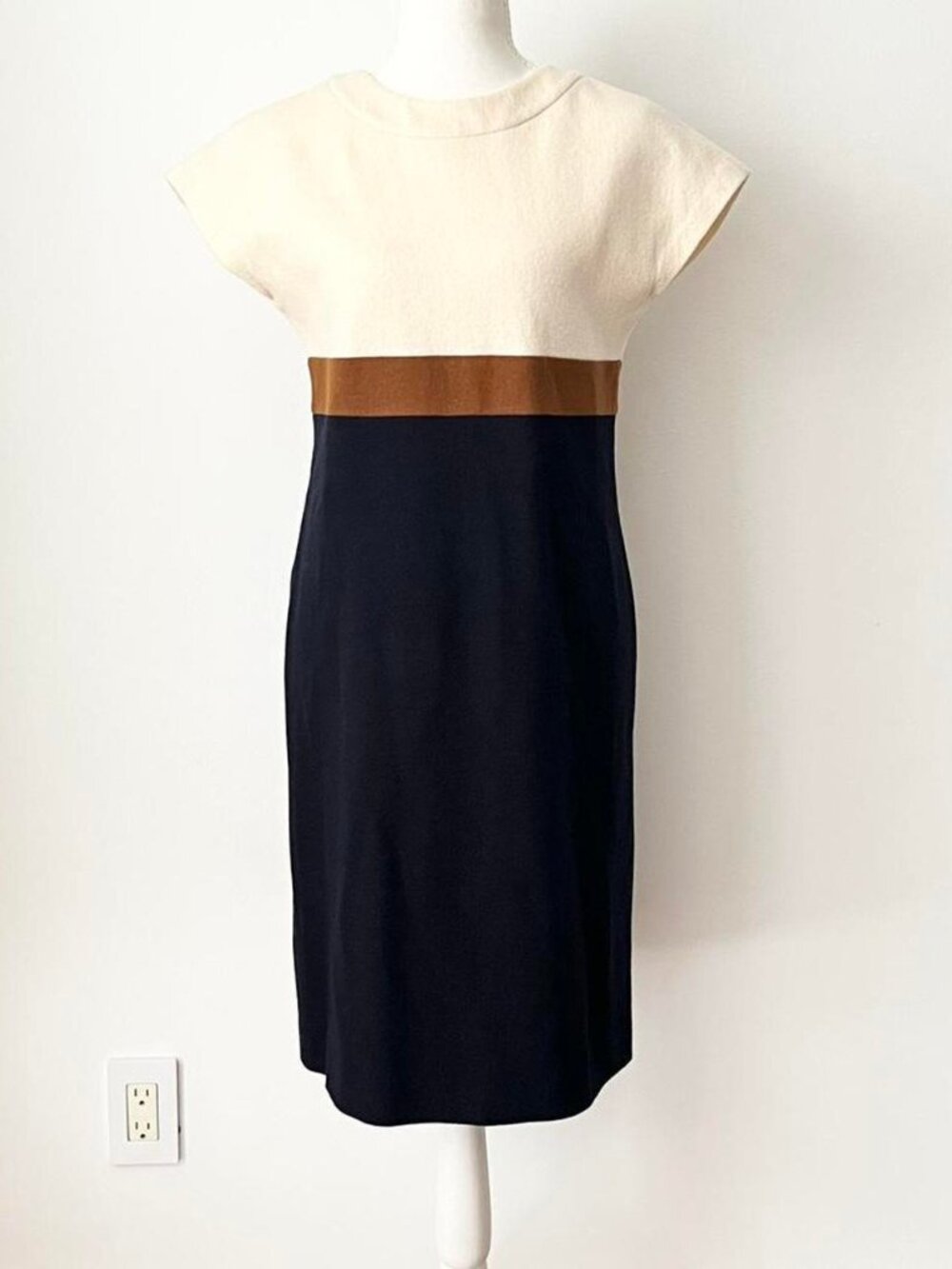 Les Copains Colorblock Sheath Dress Size 40 (4) Ivory Black Retro Minimalist